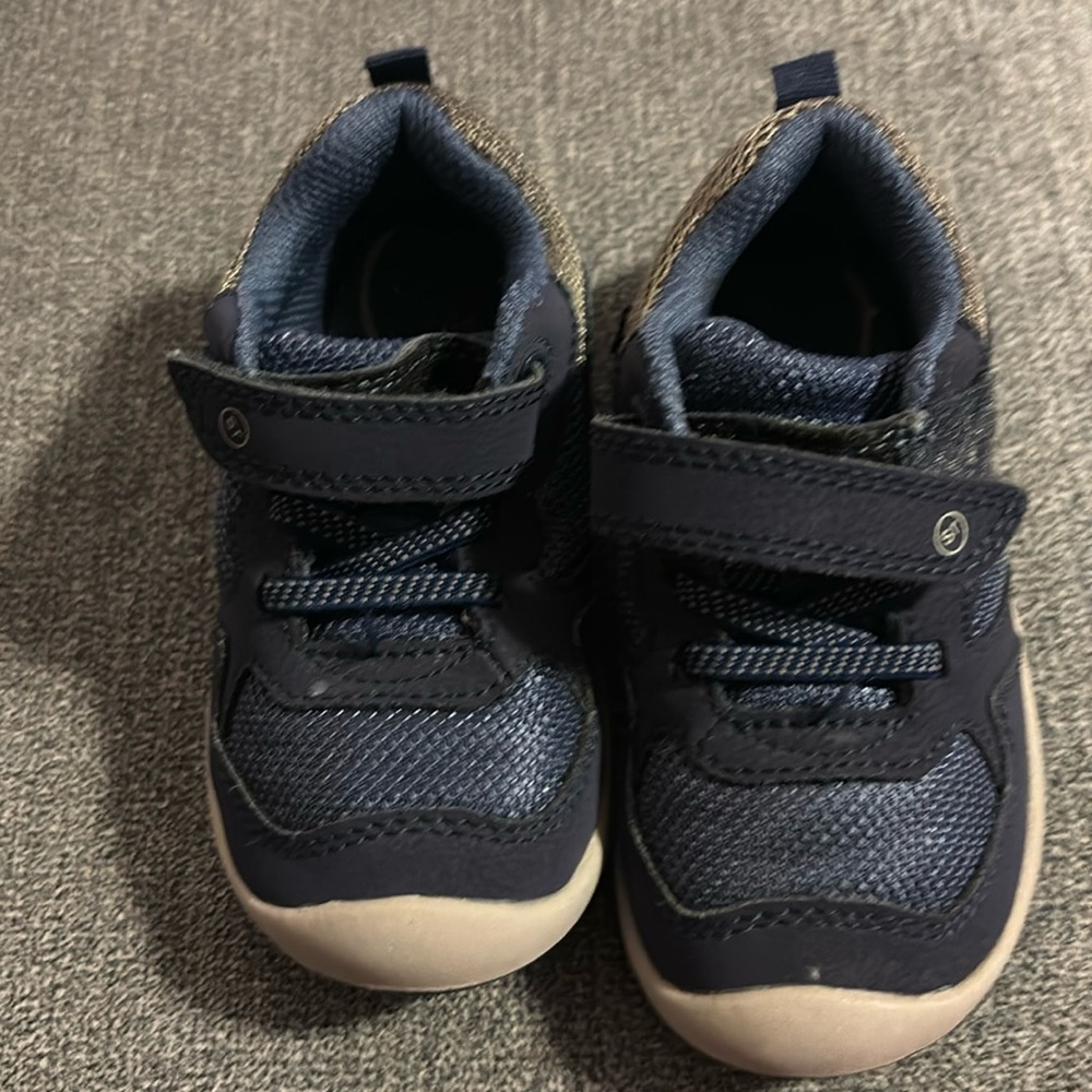 Stride Rite toddler sneaker size 6 (not wide)
